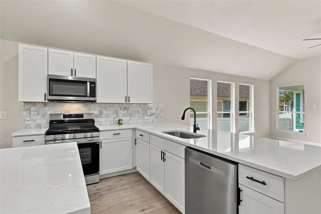 Photo of 1401 Live Oak Lane