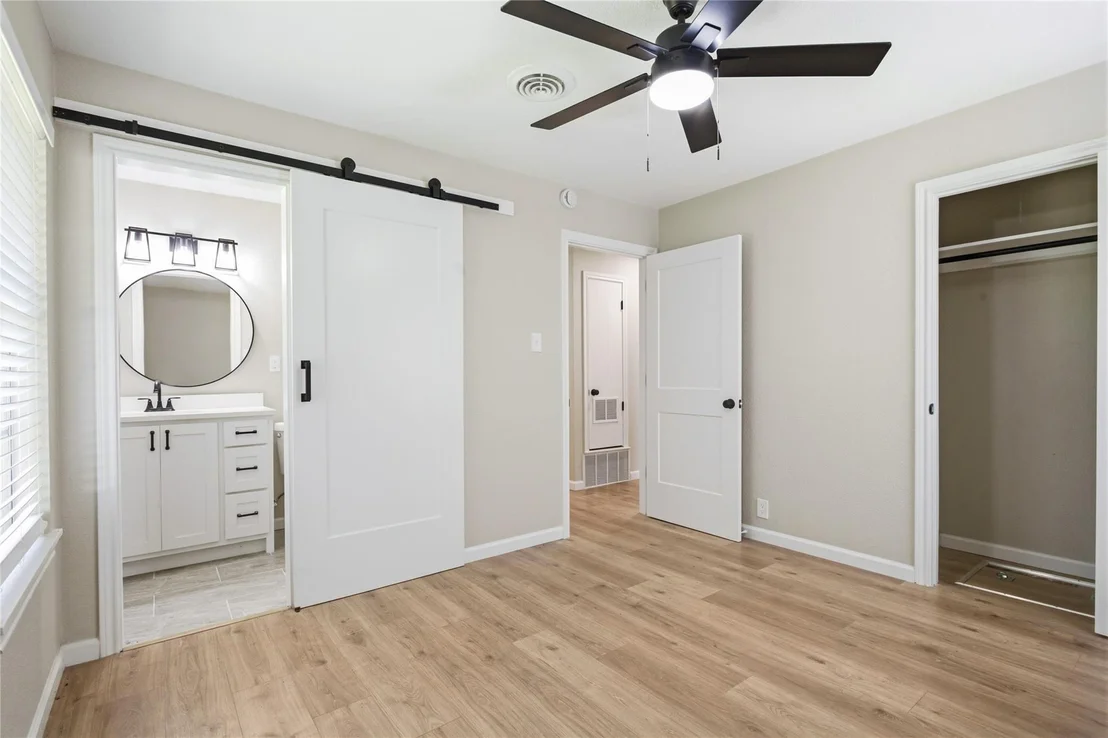 Photo of 1006 N Grant Drive