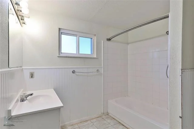 Photo of 1066 Westridge Drive