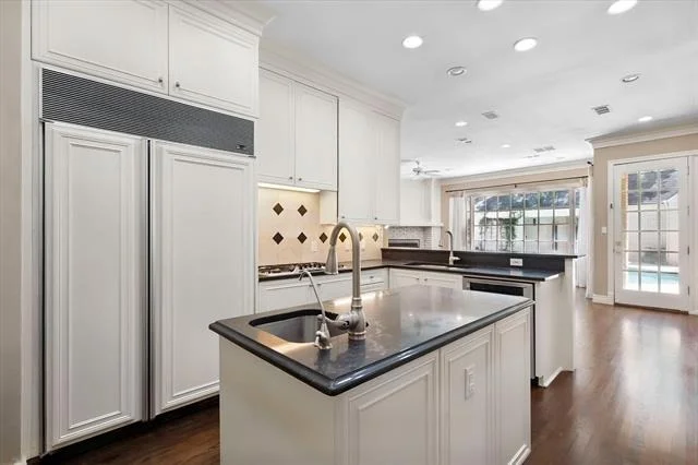 Photo of 2410 GREEN PARK Drive