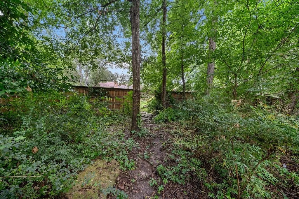 Photo of 15060 Willowwood Drive