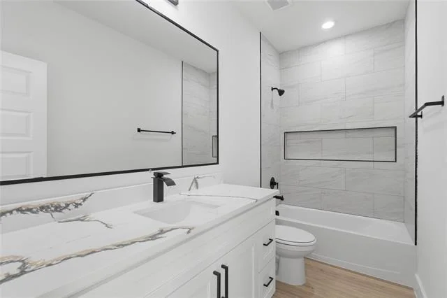 Photo of 4215 Carpenter Avenue