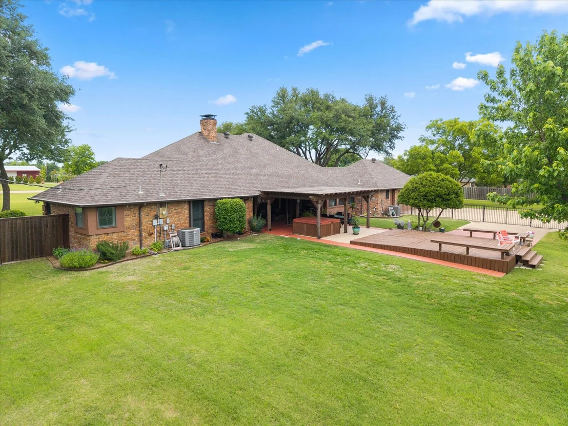 Photo of 10612 Live Oak Drive