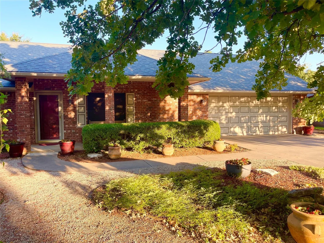 Photo of 634 Maplewood Drive