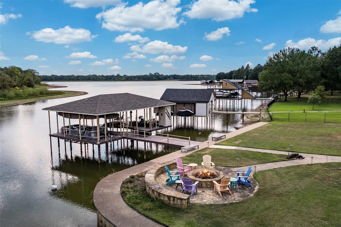 Photo of 229 Lakeside Drive