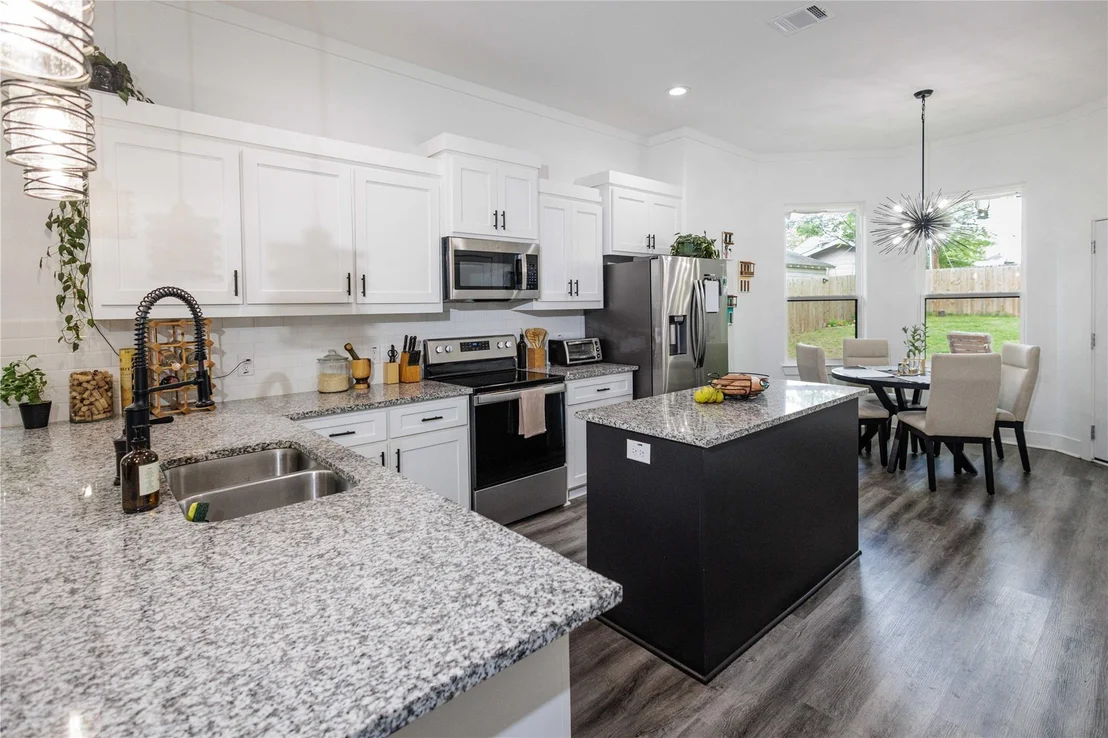 Photo of 3231 Fairview Avenue