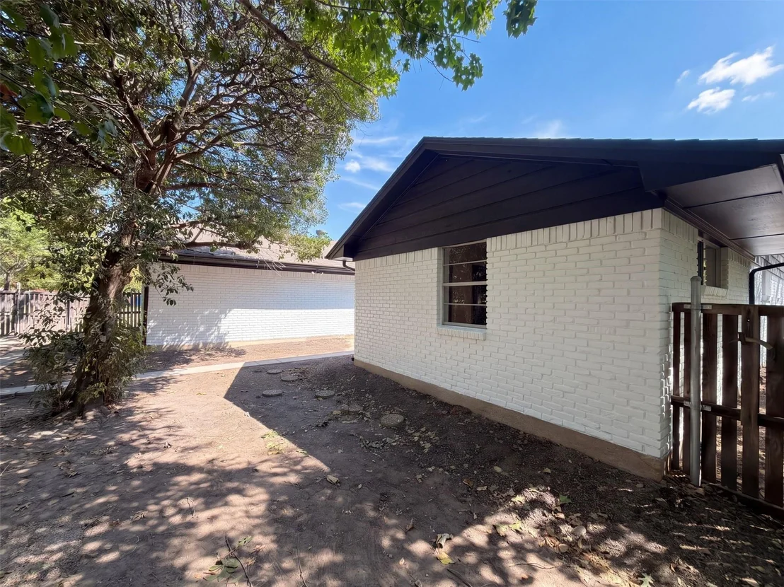 Photo of 1329 Wellington Drive
