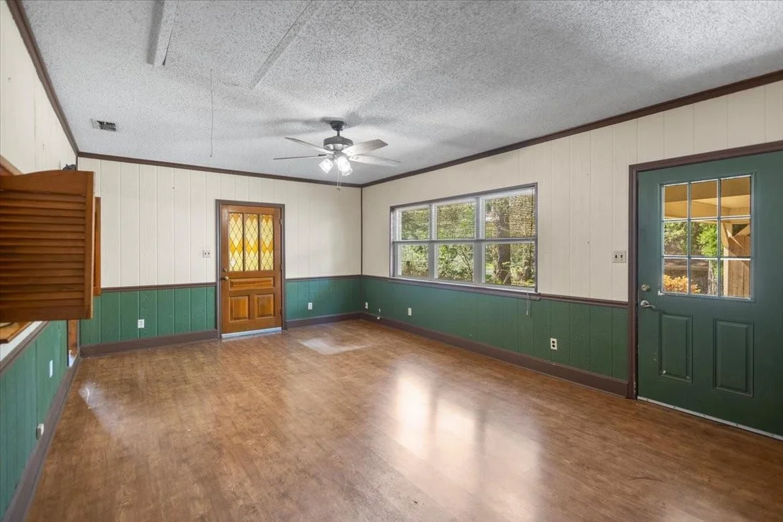 Photo of 207 Grass Knoll Drive
