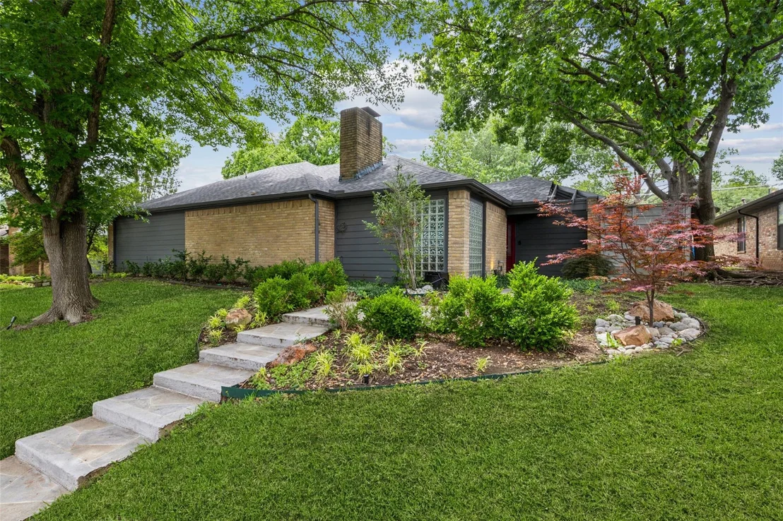 Photo of 7221 Pleasant View Drive