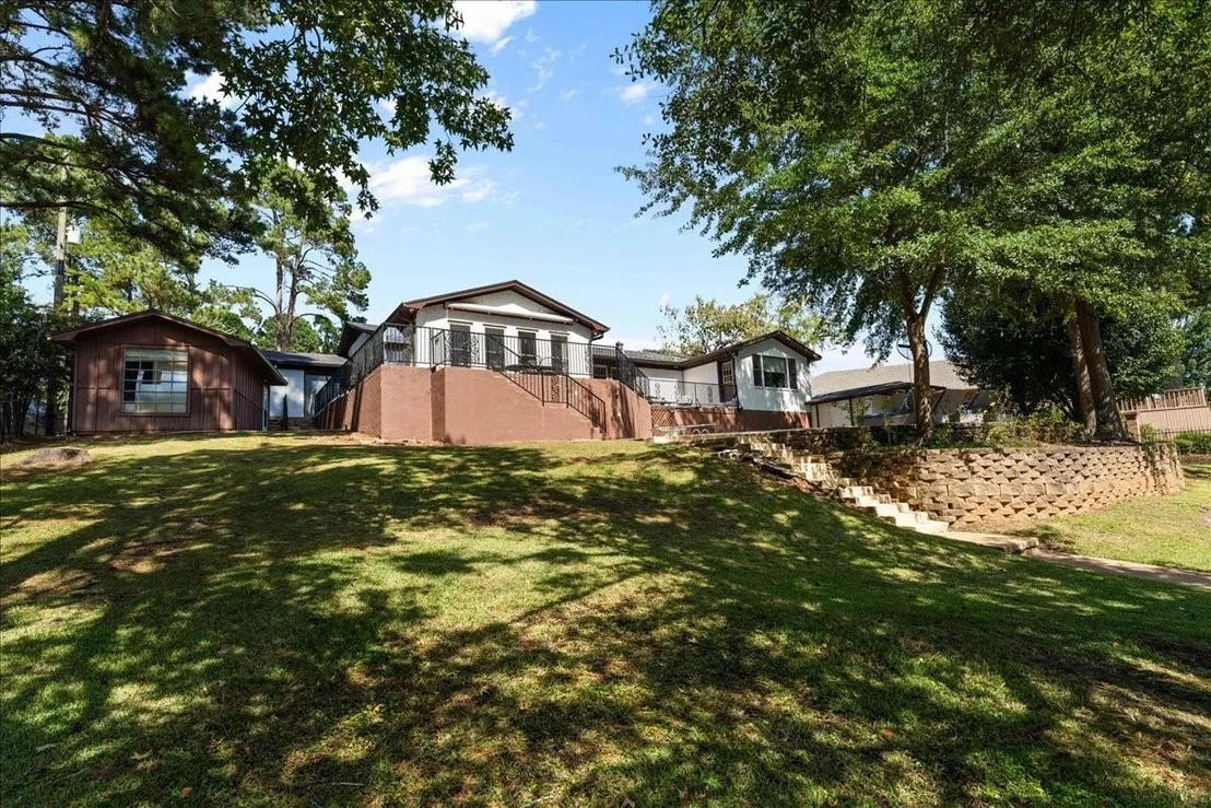 Photo of 2002 W Lake Drive
