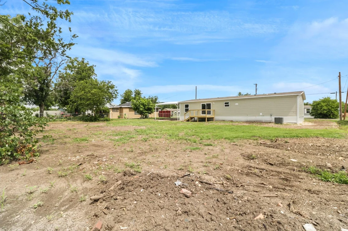 Photo of 707 W 8th Street