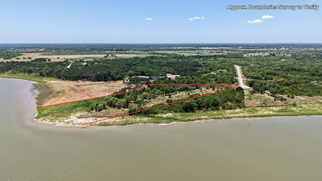 Photo of 8424 Edgewater Drive