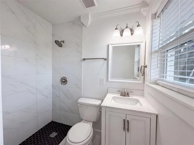 Photo of 832 Central Drive