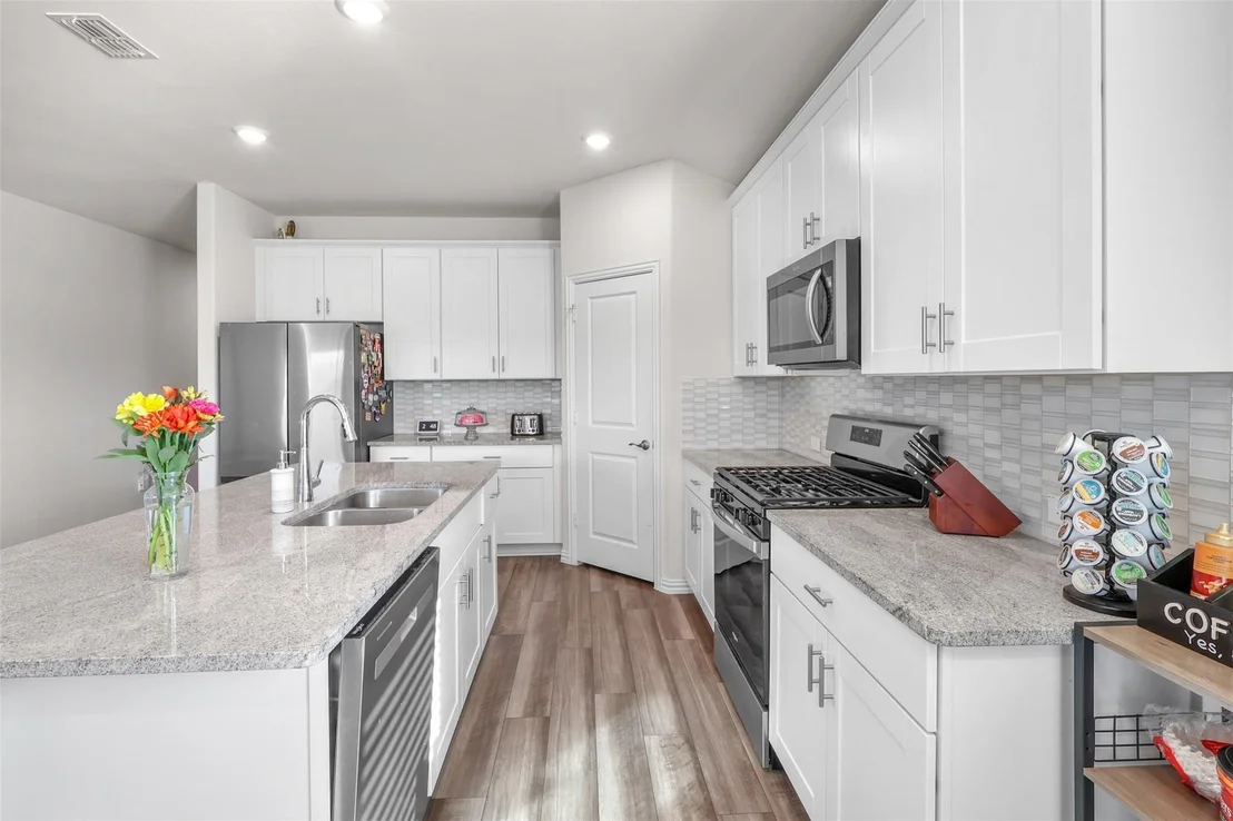Photo of 3505 Kingsview Drive
