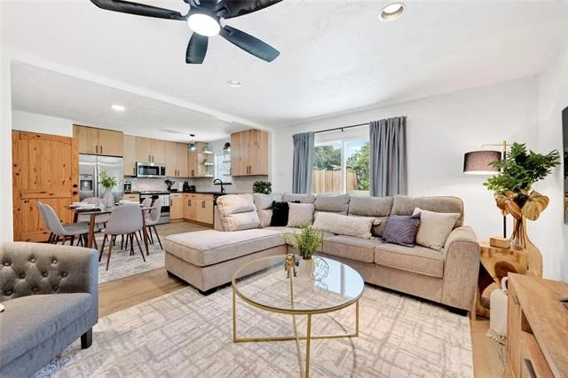 Photo of 5917 Maple Lane