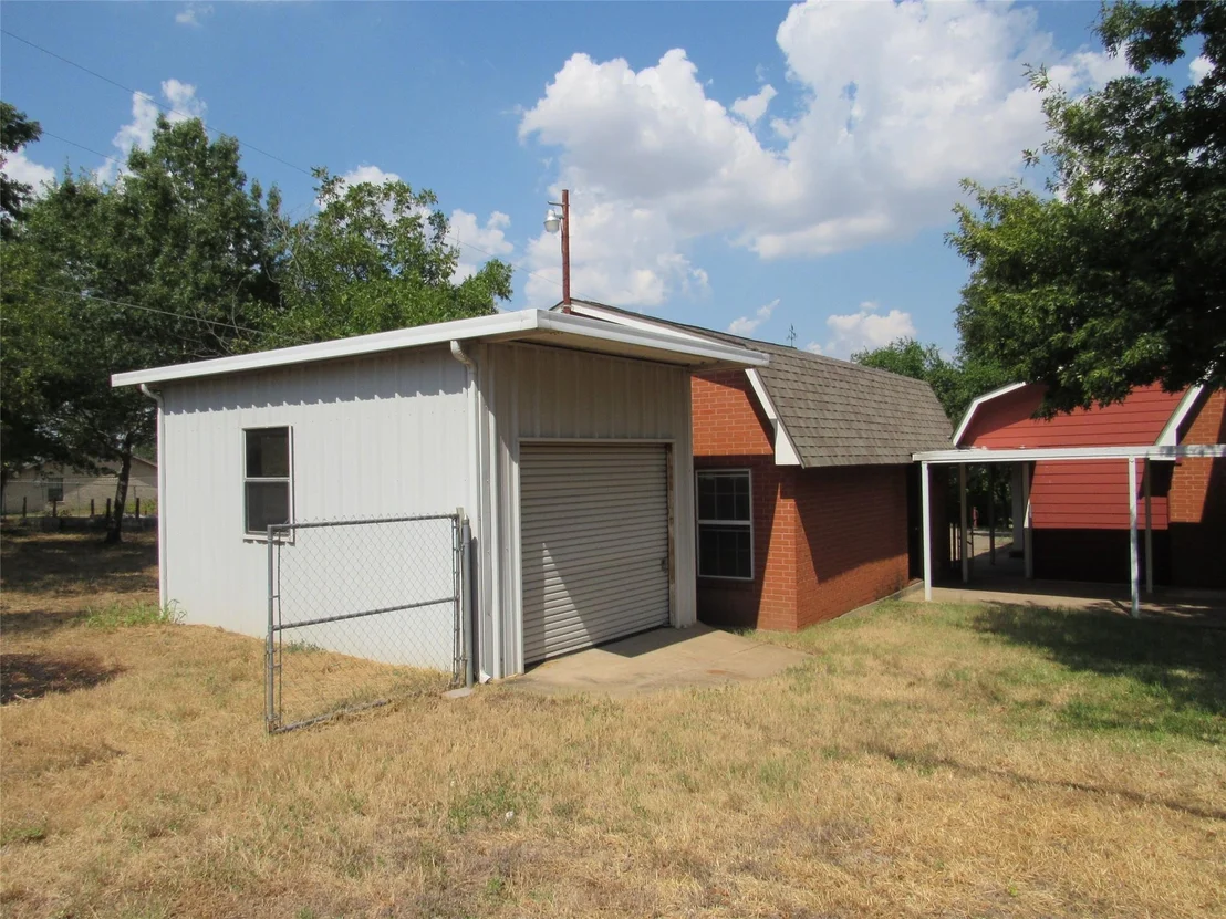 Photo of 626 Friendly Oaks Drive