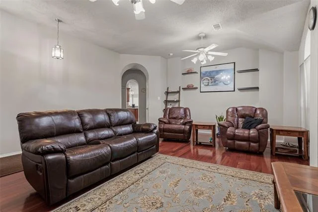 Photo of 741 Whitman Drive