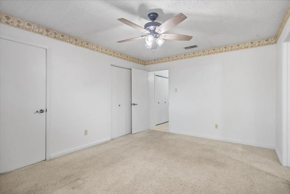 Photo of 207 Grass Knoll Drive