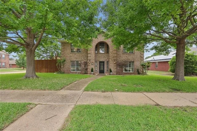 Photo of 828 Rockefeller Lane