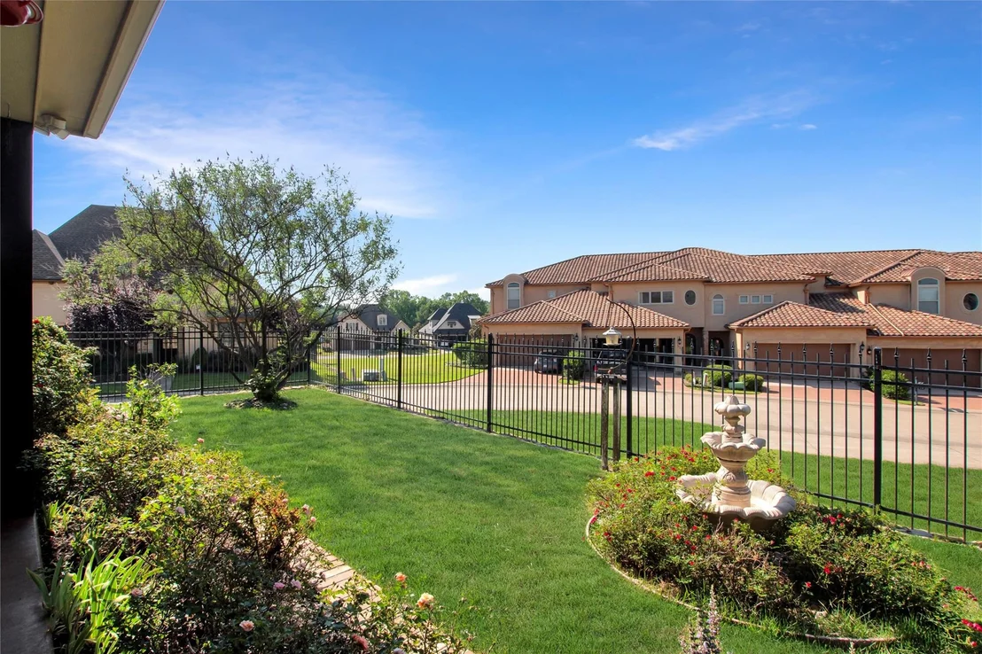 Photo of 745 Esperanza Place