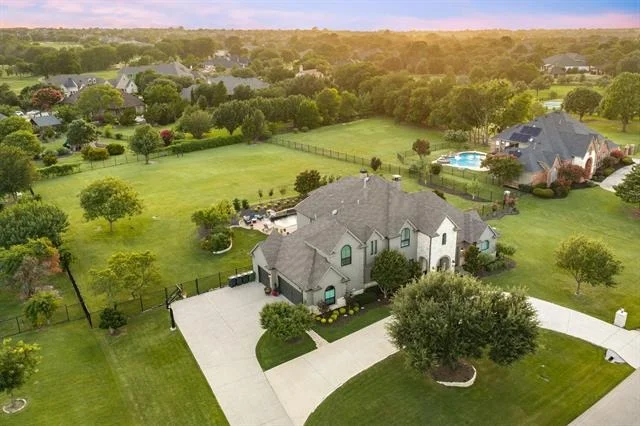 Photo of 1541 Winding Creek Road