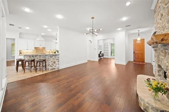 Photo of 614 Tryon Court
