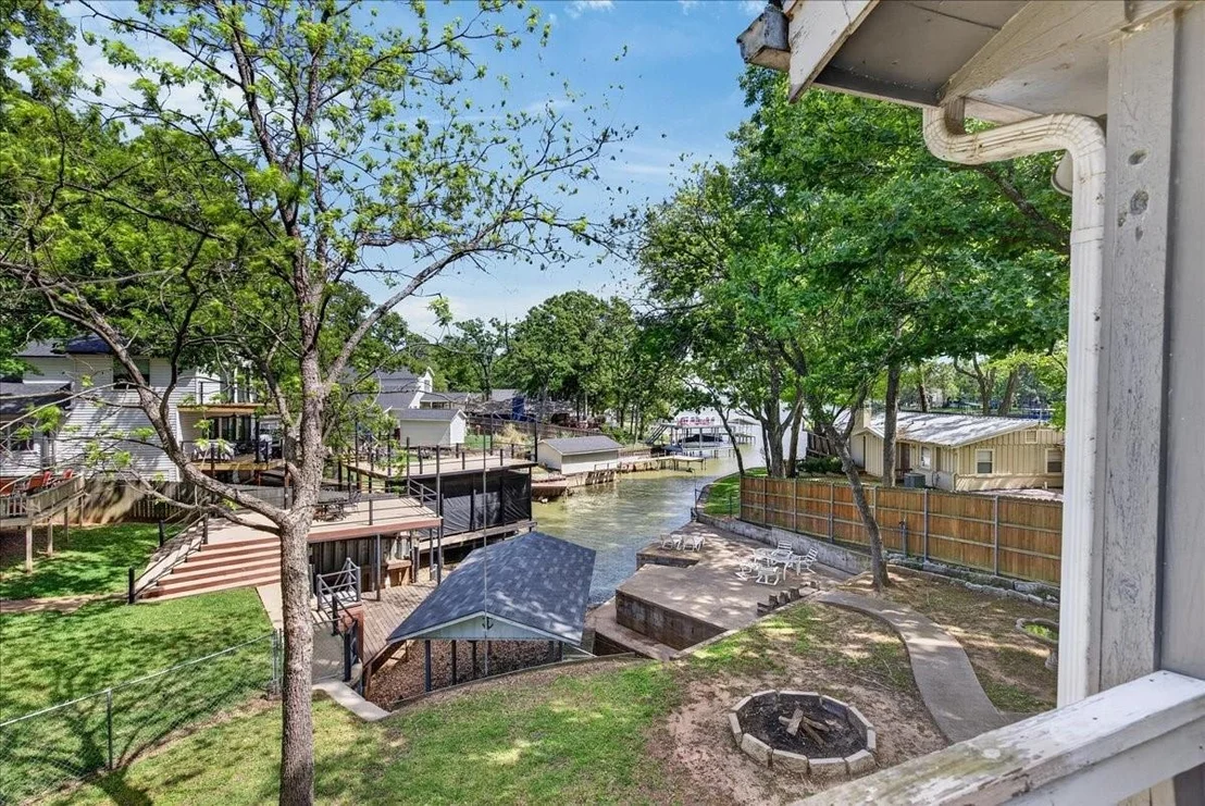 Photo of 1529 Oak Shore Drive