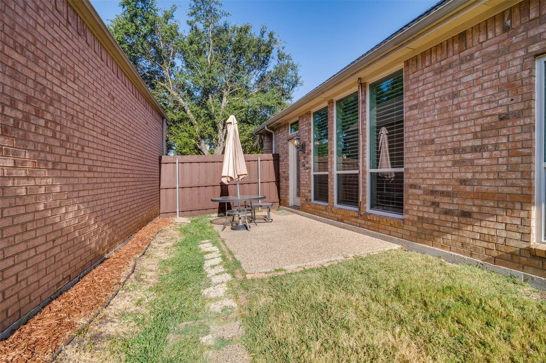 Photo of 6924 Harvey Lane