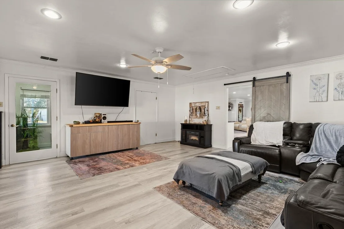 Photo of 210 S Booth Street