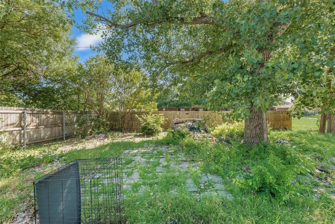 Photo of 6010 Maple Leaf Drive