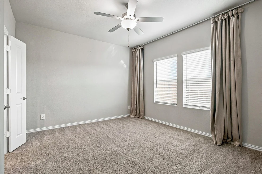 Photo of 113 Greenbriar Drive