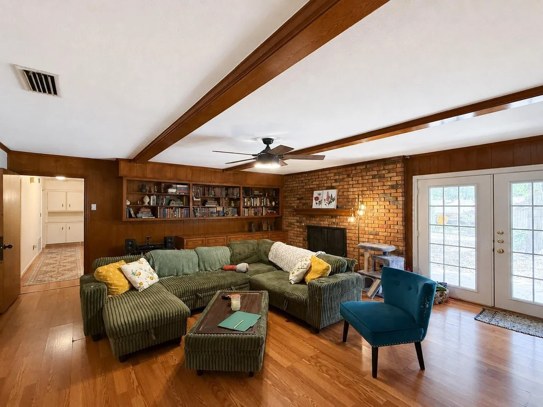 Photo of 417 W Mccart Street