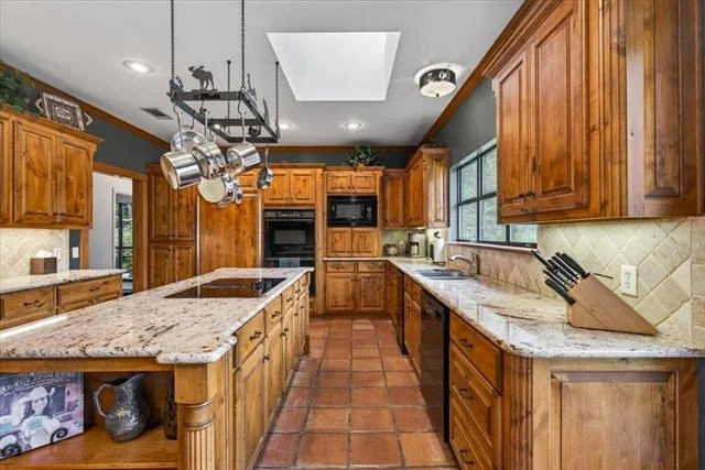 Photo of 906 Valle Vista Drive