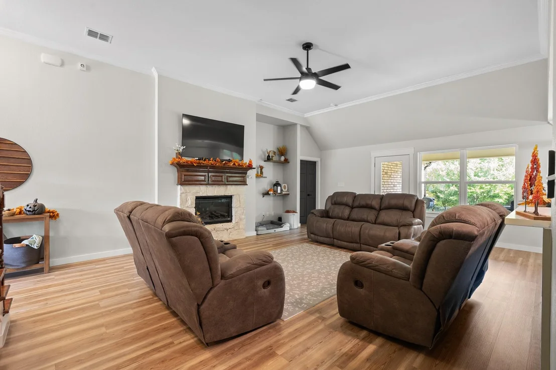 Photo of 3137 Shoreline Drive