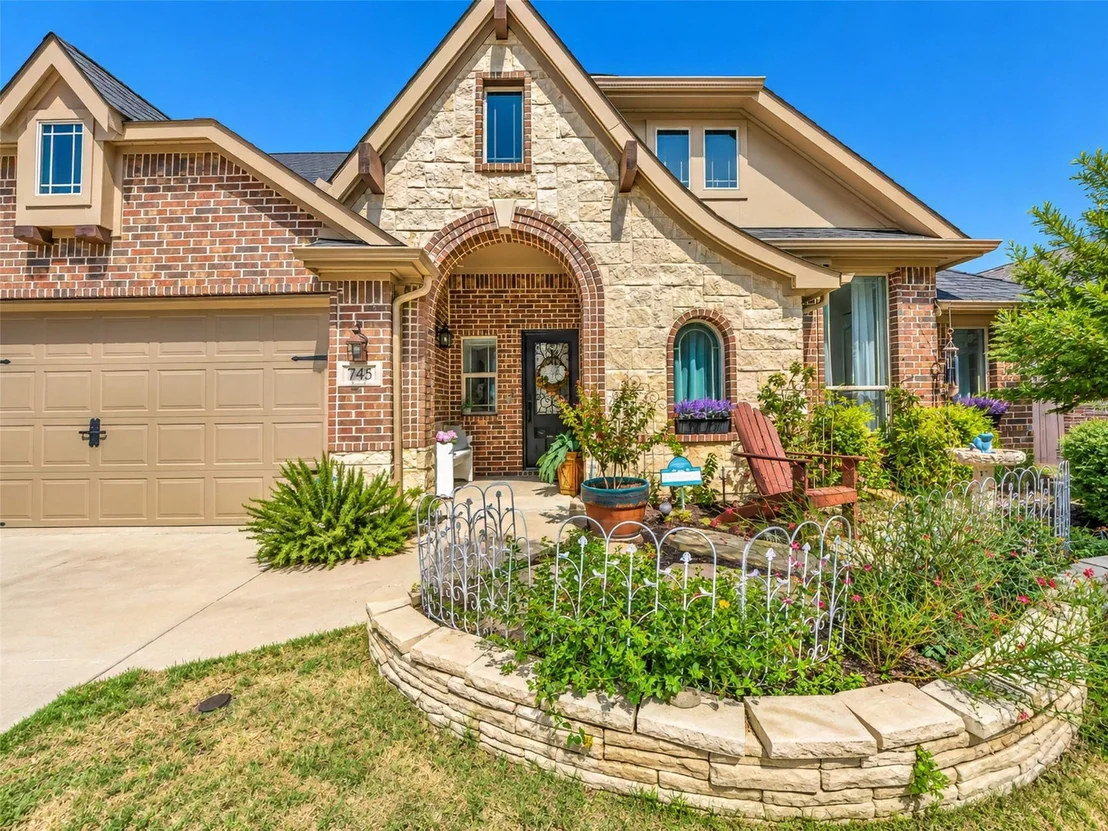 Photo of 745 Dalrock Road