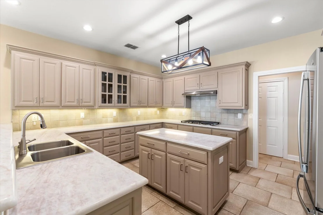 Photo of 1222 Private Road 5980