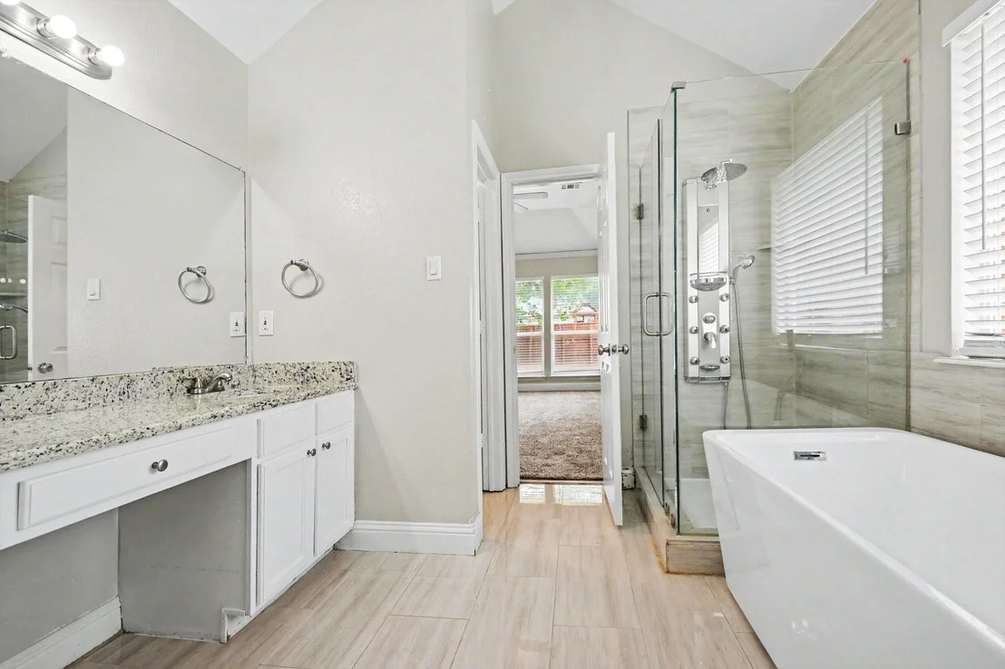 Photo of 9901 Queens Road