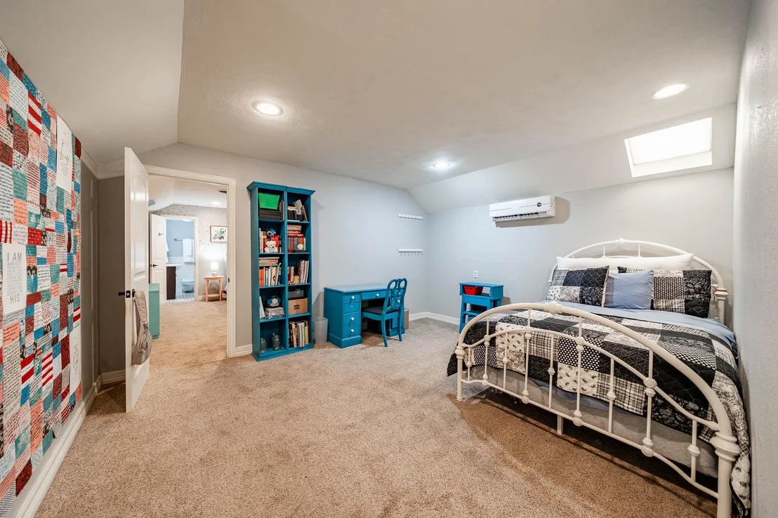Photo of 1825 Elmwood Drive