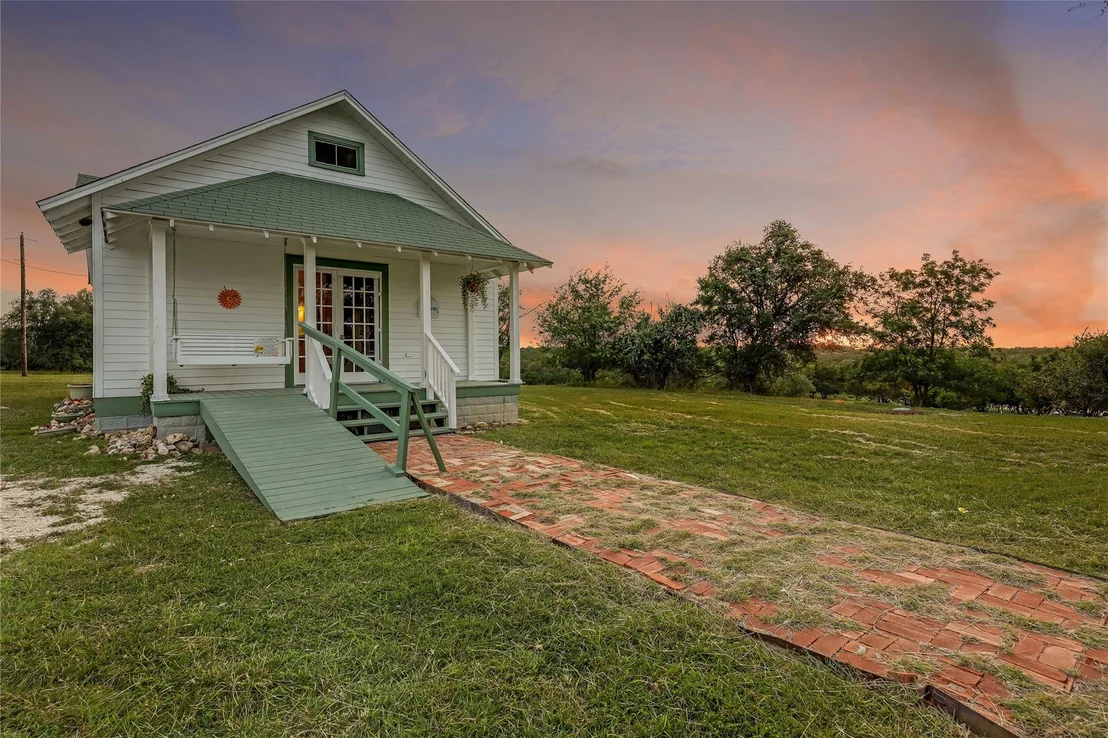 Photo of 13471 Cedar Valley Road