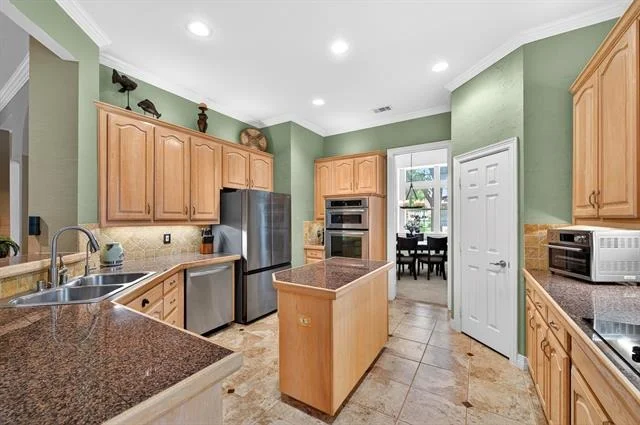 Photo of 405 Wellington Road