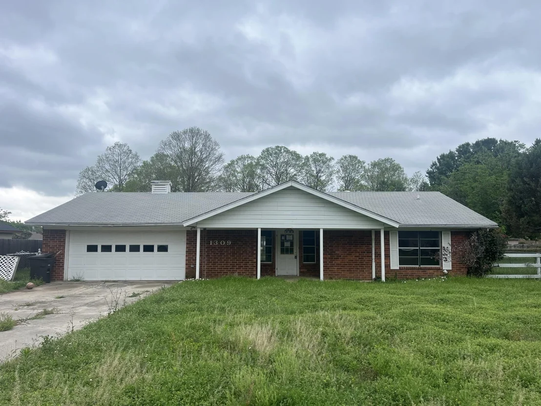 Photo of 1309 Sherry Lane