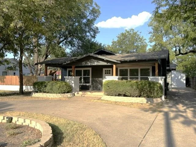 Photo of 1325 Highland Avenue
