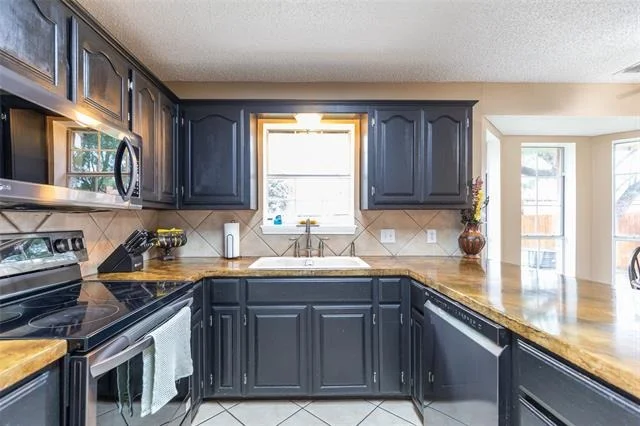 Photo of 1550 Friars Street