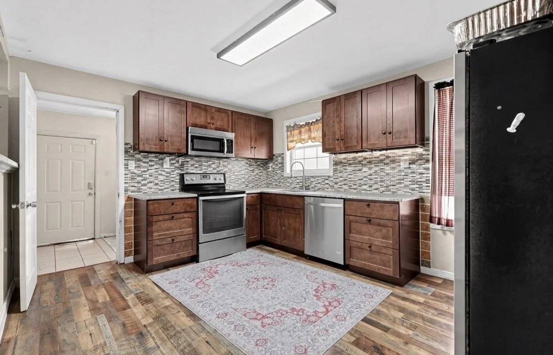 Photo of 535 Ross Road