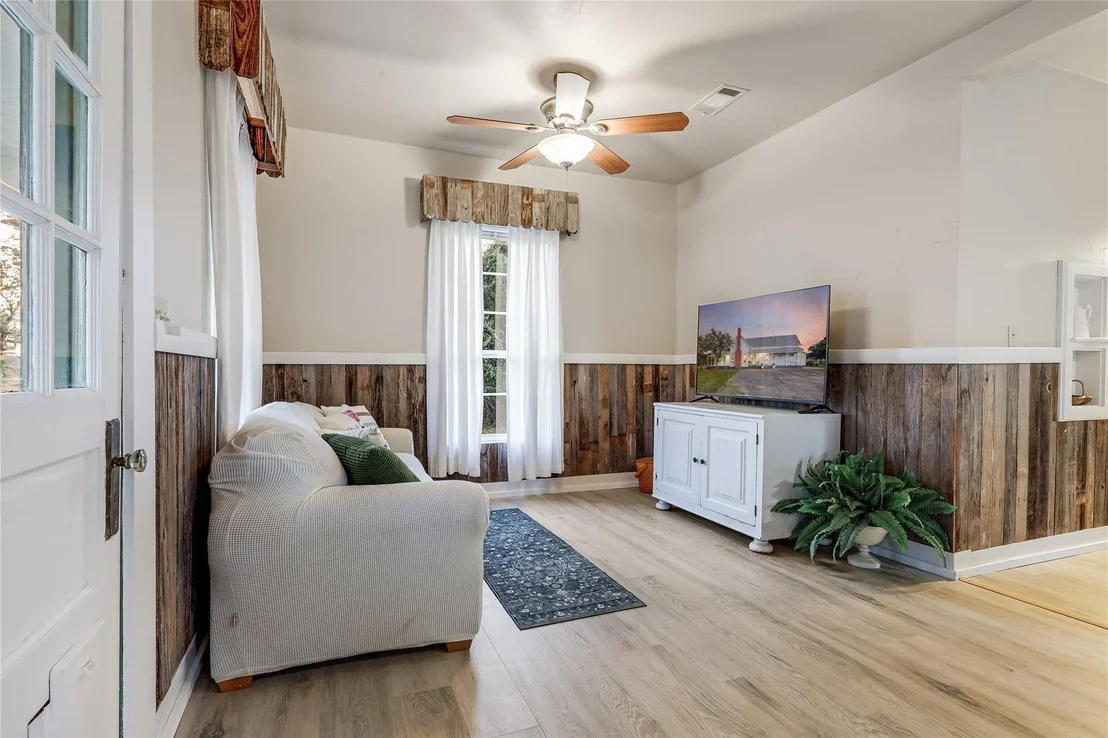 Photo of 13471 Cedar Valley Road