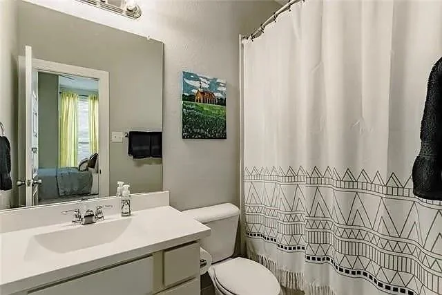 Photo of 1249 Meridian