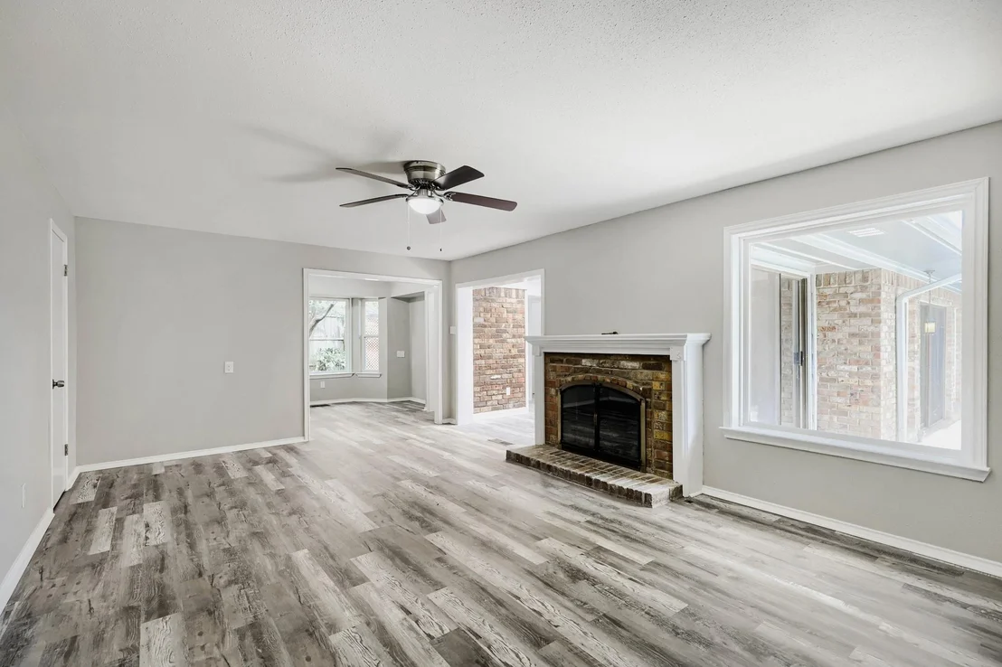 Photo of 1414 Dumont Drive