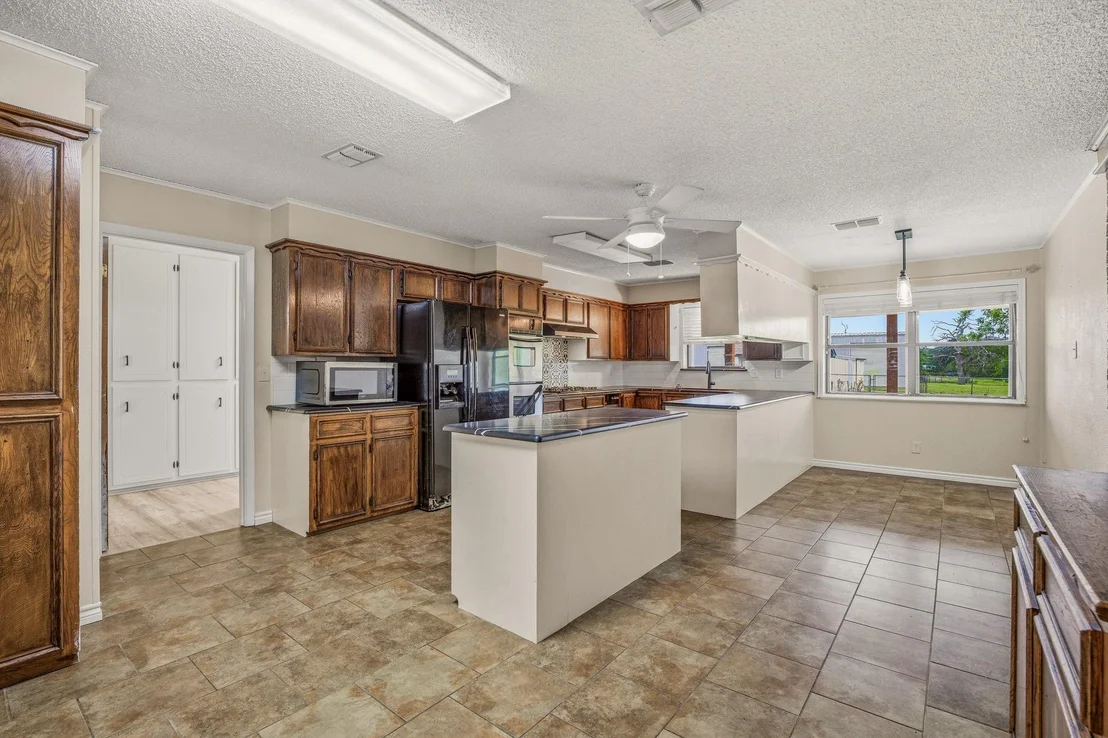 Photo of 621 County Road 484