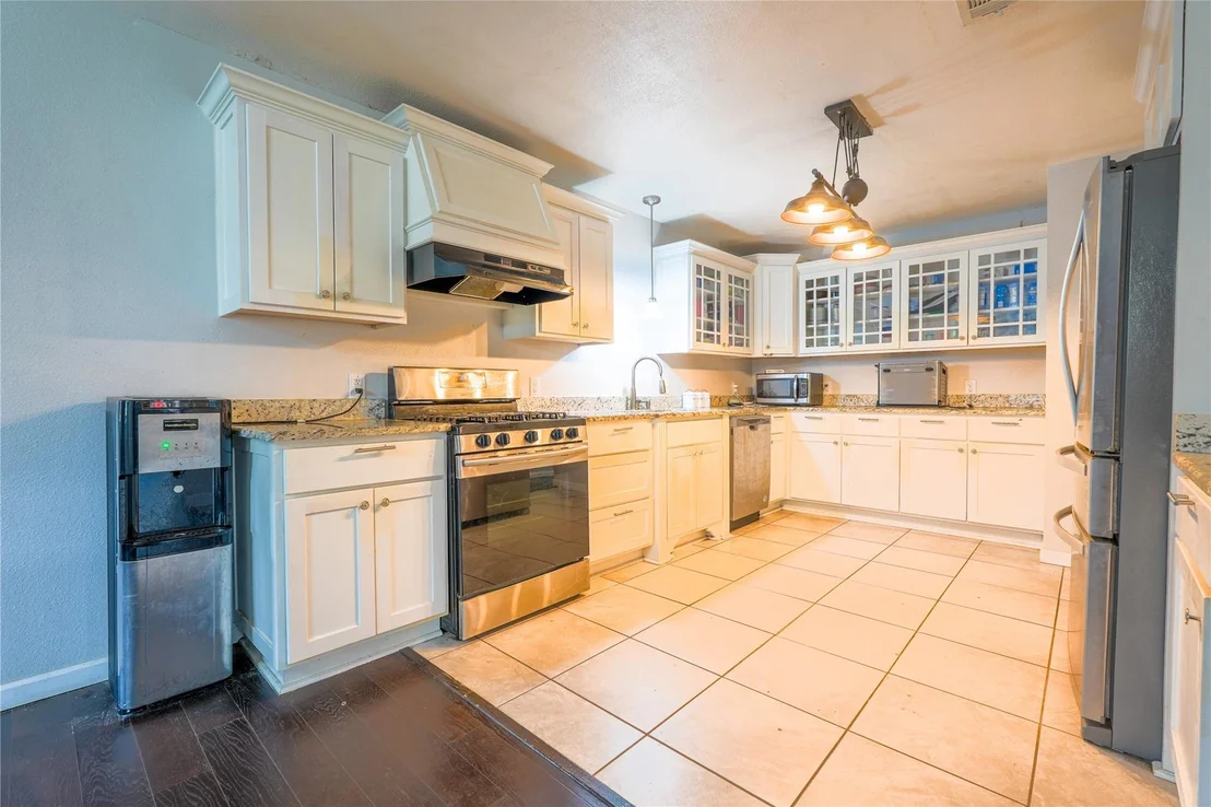 Photo of 200 W Greenbriar Street