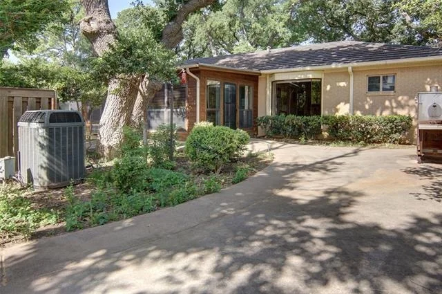 Photo of 825 Elm Street